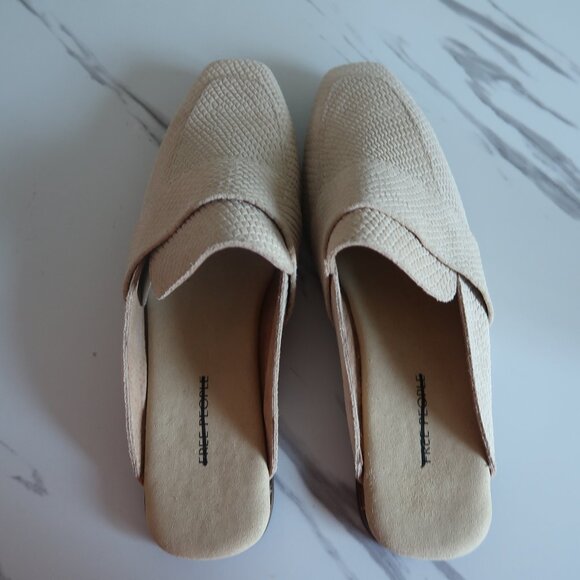 Free People At Ease Loafers Flats Size 8.5 Genuine Leather Beige Tan - Picture 3 of 6